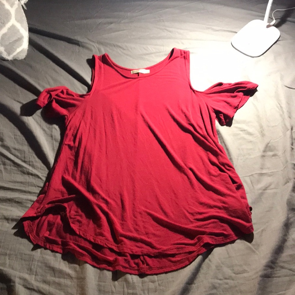 super cute blouse!